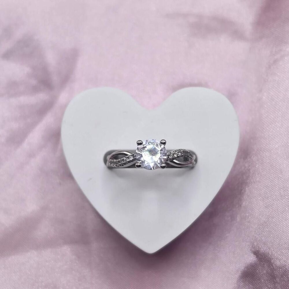 Sliver one size ring